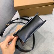 Burberry  'Robin' shoulder bag03 gold buckle  13.5 x 4.5 x 19cm - 5