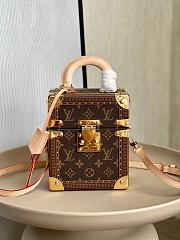 lv Camera Box 16 x 13 x 7.5cm - 1