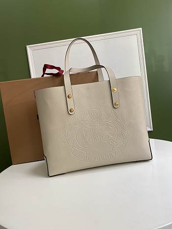 Embossed Letter Badge Handbags 35*29*12cm