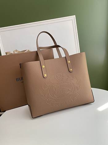 Embossed Letter Badge Handbags02 35*29*12cm