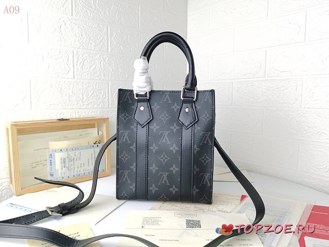 LV Sac Plat  Monogram Eclipse 01  M46453 19 x 22 x 7CM - 1