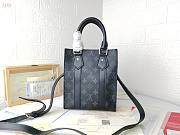 LV Sac Plat  Monogram Eclipse 01  M46453 19 x 22 x 7CM - 1
