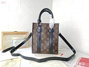 LV Sac Plat Monogram Eclipse  02  M46453 19 x 22 x 7CM - 1