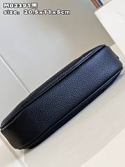 LV M82391 Mini Moon bag 20.5*11*5cm - 2