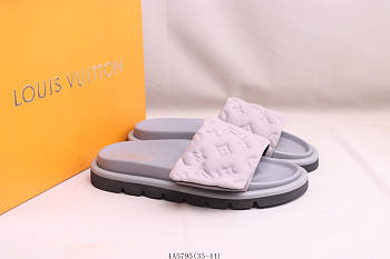 LV SLIPPER