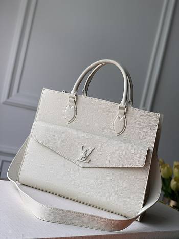 Lockme Tote01  34.5 x 28.0 x 12.0 cm