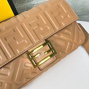 Fendi Baguette 26 x 4 x 14 CM - 4