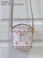 LV By The Pool Nano Noé bucket bag01 M82386 13x16x10cm - 1