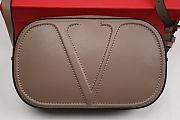Valentino V Logo Cross Body Camera Bag Rose Cannelle01 Size 25 x 15.5 x 6 cm - 2