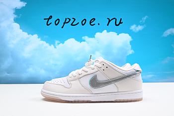 Nike Diamond Supply Co. x Dunk Low Pro SB BV1310-100
