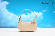 LV M82391 Mini Moon  20.5*11*5cm - 1