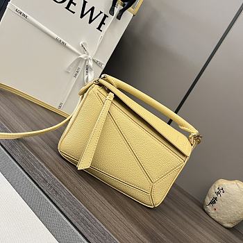 LOEWE  bag 18X12.5X8cm