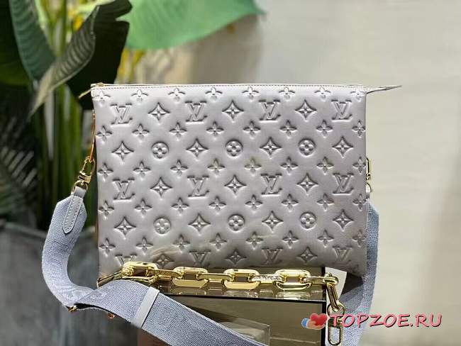 LV Coussin  34x24x12cm - 1