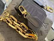 LV Coussin  34x24x12cm - 6