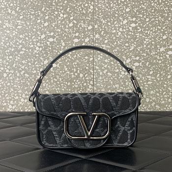 Valentino Garavani V02  20✖11✖5cm