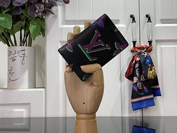 LV Wallet M82372 7.5x11x1cm