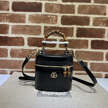 GUCCI Mini Bamboo Shoulder Bag 15.5X13.5X4cm