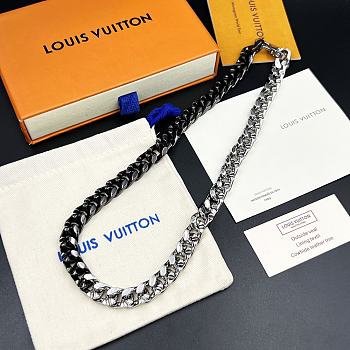 LV Chain Links necklace01
