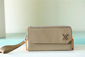 LV Aerogram M69831 17.3 x 12 x 7CM