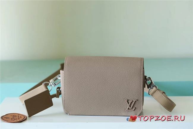 LV Aerogram Flap M82806 17.3 x 12 x 7CM - 1