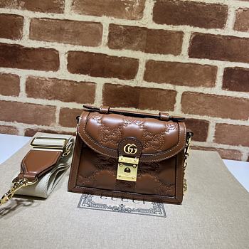 Gucci Matelassé  Top Handle Bag01 18X13X6.5cm