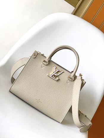LV  Lock & Go M23437 24.5X19X10.5CM