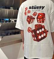 Camiseta de manga corta con cuello redondo y estampado de letras con dados de STUSSY Dice Print Letter Pattern Crew Neck Short Sleeve T-Shirt - 4