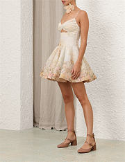 Vestido corto de tirantes finos con detalle de nudo frontal de Zimmermann Memento, estampado floral Rose Arbor. zimmermann memento twist front spaghetti strap mini dress rose arbor floral print - 3