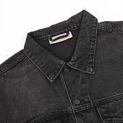 Chaqueta Denim Lavada Efecto Vintage Fear of God Essentials Fear of God Essentials Washed Vintage Denim Jacket - 2
