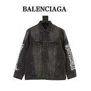 Chaqueta Denim Lavada con Estampado Estilo Gótico Sánscrito Balenciaga Balenciaga Printed Washed Denim Jacket - 1