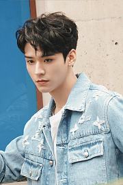 Chaqueta Denim Lavada con Efecto Roto Monograma Louis Vuitton Louis Vuitton Monogram Distressed Washed Denim Jacket - 6