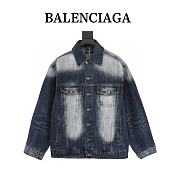 Chaqueta Vaquera Degradada con Bordado del Logotipo Balenciaga Balenciaga Gradient Logo Embroidered Denim Jacket - 1