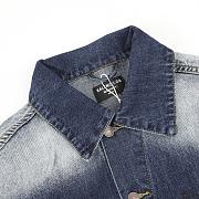 Chaqueta Vaquera Degradada con Bordado del Logotipo Balenciaga Balenciaga Gradient Logo Embroidered Denim Jacket - 2
