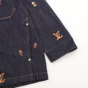 Sobrecamisa Vaquera con Bordados Monogram y Personajes Louis Vuitton Louis Vuitton Monogram Character Embroidered Denim Overshirt - 4