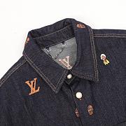 Sobrecamisa Vaquera con Bordados Monogram y Personajes Louis Vuitton Louis Vuitton Monogram Character Embroidered Denim Overshirt - 2