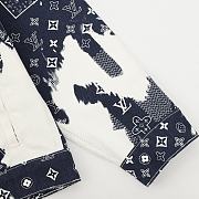  Chaqueta Vaquera Louis Vuitton con Estampado Monogram Bandana Louis Vuitton Monogram Bandana Denim Jacket - 2