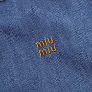 Chaqueta Acolchada de Denim Miu Miu con Logo Bordado Miu Miu Embroidered Logo Padded Denim Jacket - 4