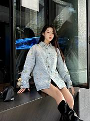 Camisa de Manga Larga Denim Louis Vuitton Monogram Craggy Louis Vuitton Monogram Craggy Denim Long-Sleeved Shirt - 3