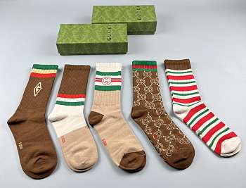 Calcetines medianos GUCCI, de algodón puro y buena calidad.