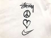Camiseta Nike x Stussy Peace, Love, Swoosh Tee / Nike x Stussy T-Shirt   - 4