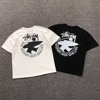 Camiseta Stussy Beach Roots Surfer Tee (Stussy Beach Roots International Design Tee)